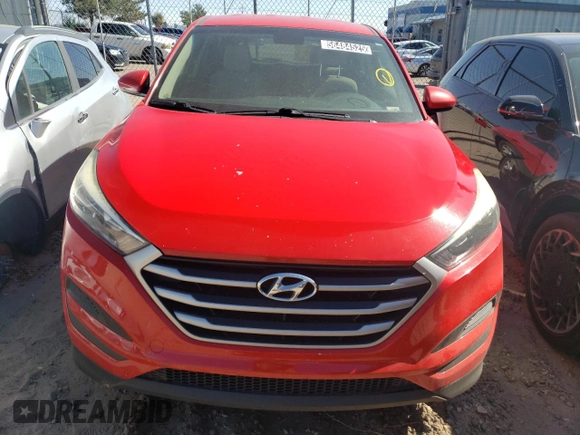 2018 Hyundai Tucson SE z VIN KM8J2CA44JU688429, wystawiony jako Copart lot #56484525 z przebiegiem 86 578 mil mil oraz Tytuł czysty. Historia ofert i sprzedaży dostępna na DreamBid. Obrazek 5.