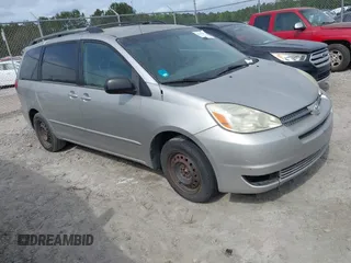 2004 Toyota Sienna CE with VIN 5TDZA23C54S084020, listed as a IAAI auction lot 42110139 with 266,790 mi miles. Bid and sale history available at carsss.com. Image 1.