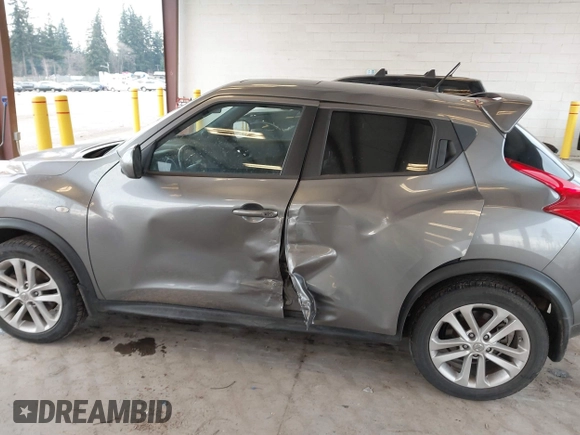 2014 Nissan Juke S with VIN JN8AF5MV2ET363397, listed as a IAAI auction lot 41420317 with 85,254 mi miles. Bid and sale history available at carsss.com. Image 6.