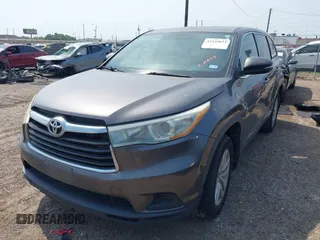 2016 Toyota Highlander LE Plus z VIN 5TDZKRFH0GS177710, wystawiony jako IAAI lot #41925612 z przebiegiem 134 357 mil mil oraz . Historia ofert i sprzedaży dostępna na DreamBid. Obrazek 17.