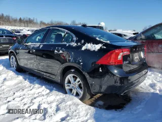 2015 Volvo S60 T5 Premier z VIN YV1612TK2F1350209, wystawiony jako Copart lot #88946025 z przebiegiem 112 657 mil mil oraz Szkoda całkowita • Salvage title. Historia ofert i sprzedaży dostępna na DreamBid. Obrazek 2.