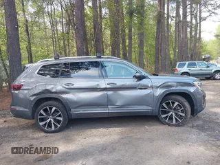 2025 Volkswagen Atlas SEL Premium R-Line with VIN 1V2FR2CA0SC522921, listed as a IAAI auction lot 42033389 with 5,342 mi miles and . Bid and sale history available at DreamBid. Image 13.