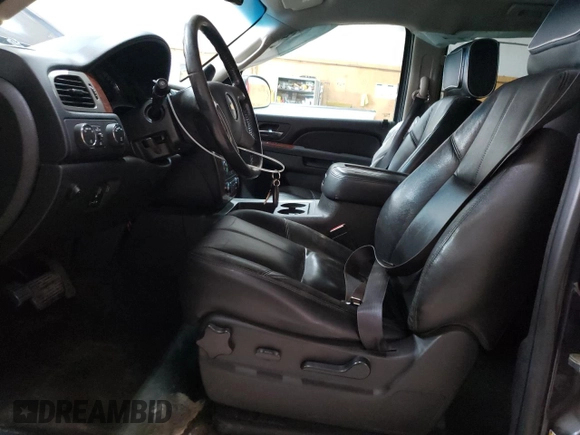 2013 Chevrolet Suburban LT with VIN 1GNSKJE75DR191647, listed as a Copart auction lot 54132905 with 127,916 mi miles and Clean title. Bid and sale history available at DreamBid. Image 7.