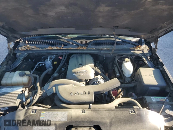 2005 Chevrolet Avalanche LS z VIN 3GNEC12Z85G181745, wystawiony jako Copart lot #49137995 z przebiegiem 201 187 mil mil oraz Szkoda całkowita • Salvage title. Historia ofert i sprzedaży dostępna na DreamBid. Obrazek 11.