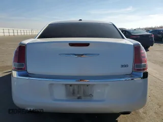 2013 Chrysler 300 z VIN 2C3CCAAGXDH615313, wystawiony jako Copart lot #46552125 z przebiegiem Nie podano mil oraz Szkoda całkowita • Salvage title. Historia ofert i sprzedaży dostępna na DreamBid. Obrazek 6.