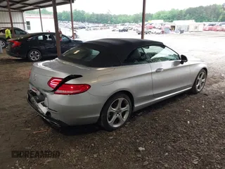 2017 Mercedes-Benz C 300 z VIN WDDWK4JB5HF518387, wystawiony jako IAAI lot #42150707 z przebiegiem 90 000 mil mil oraz . Historia ofert i sprzedaży dostępna na DreamBid. Obrazek 4.