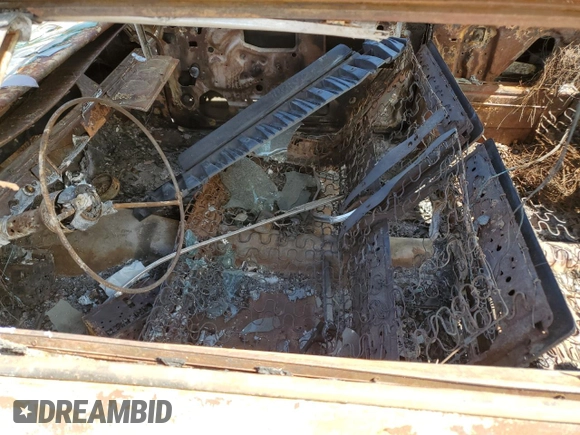 1965 Chevrolet Impala с VIN 164375L212446, выставлен на аукционе Copart как лот 55611653 с пробегом Не указан миль и На запчасти • Non repairable. История ставок и продаж доступна на DreamBid. Изображение 7.