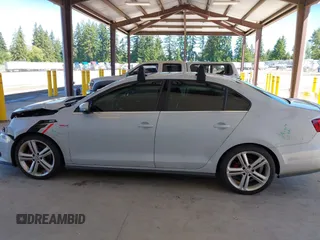 2017 Volkswagen Jetta GLI с VIN 3VW4T7AJ4HM407124, выставлен на аукционе IAAI как лот 42391726 с пробегом 108 898 миль миль и . История ставок и продаж доступна на DreamBid. Изображение 14.