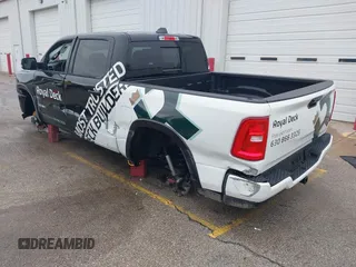 2025 Ram 1500 Laramie с VIN 1C6SRFJP2SN529640, выставлен на аукционе IAAI как лот 41718173 с пробегом 9 870 миль миль и . История ставок и продаж доступна на DreamBid. Изображение 3.