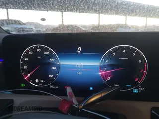 2025 Mercedes-Benz CLA 250 z VIN W1K5J4GB4SN481027, wystawiony jako IAAI lot #40772342 z przebiegiem 533 mil mil oraz . Historia ofert i sprzedaży dostępna na DreamBid. Obrazek 7.