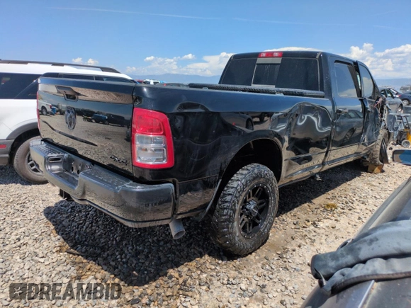 2024 Ram 2500 Tradesman z VIN 3C6UR5HLXRG209409, wystawiony jako Copart lot #58694365 z przebiegiem 28 761 mil mil oraz Szkoda całkowita • Salvage title. Historia ofert i sprzedaży dostępna na DreamBid. Obrazek 3.
