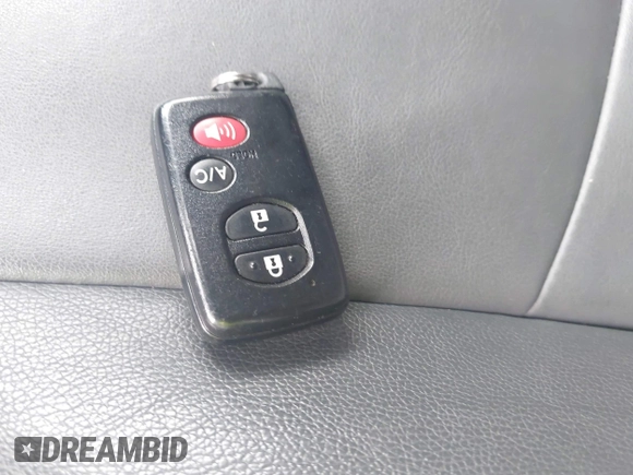 2013 Toyota Prius z VIN JTDKN3DP7D3031267, wystawiony jako IAAI lot #42265759 z przebiegiem 101 339 mil mil oraz . Historia ofert i sprzedaży dostępna na DreamBid. Obrazek 11.