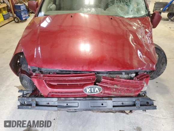2008 Kia Sedona LX with VIN KNDMB233386235871, listed as a Copart auction lot 70498524 with 0 mi miles and Salvage Title. Bid and sale history available at carsss.com. Image 12.