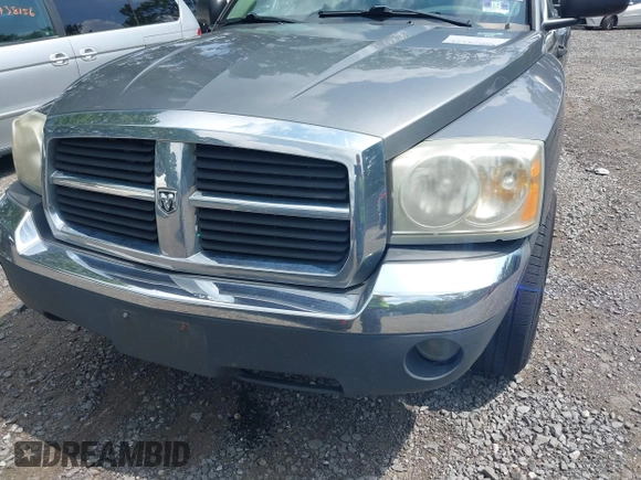 2005 Dodge Dakota SLT with VIN 1D7HW42N25S155393, listed as a IAAI auction lot 42727690 with 230,042 mi miles and . Bid and sale history available at DreamBid. Image 6.