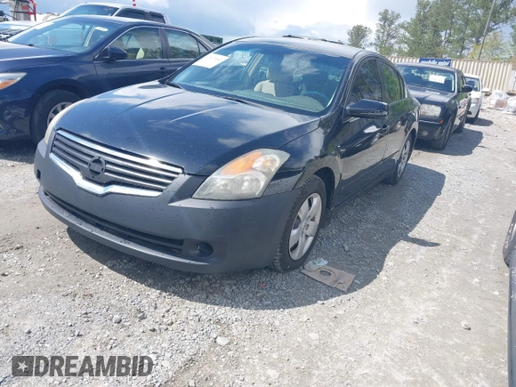 2007 Nissan Altima 2.5 with VIN 1N4AL21E27C111794, listed as a IAAI auction lot 42027082 with 185,656 mi miles. Bid and sale history available at carsss.com. Image 2.