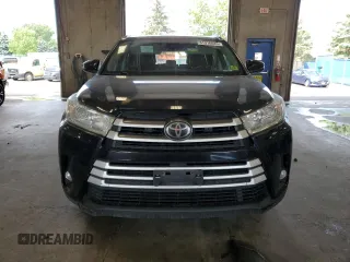 2017 Toyota Highlander XLE with VIN 5TDJZRFH0HS455595, listed as a Copart auction lot 61916645 with 196,009 mi miles and Non repairable. Bid and sale history available at DreamBid. Image 5.
