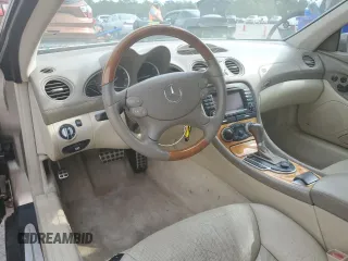 2005 Mercedes-Benz SL z VIN WDBSK76F25F087071, wystawiony jako Copart lot #56153185 z przebiegiem 95 135 mil mil oraz Tytuł czysty. Historia ofert i sprzedaży dostępna na DreamBid. Obrazek 8.