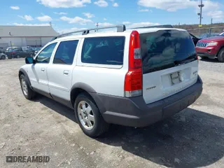 2004 Volvo V70 XC70 with VIN YV1SZ59H541164052, listed as a IAAI auction lot 41943027 with 184,868 mi miles. Bid and sale history available at carsss.com. Image 3.
