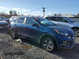 2022 Kia Niro LXS SE with VIN KNDCB3LC7N5533973, listed as a Copart auction lot 84605624 with 38,797 mi miles and Salvage Title. Bid and sale history available at carsss.com. Image 4.