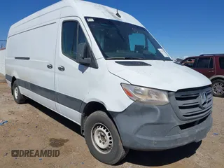 2020 Mercedes-Benz Sprinter Cargo with VIN W1Y40CHY7LT031063, listed as a IAAI auction lot 41751074 with 124,975 mi miles. Bid and sale history available at carsss.com. Image 1.