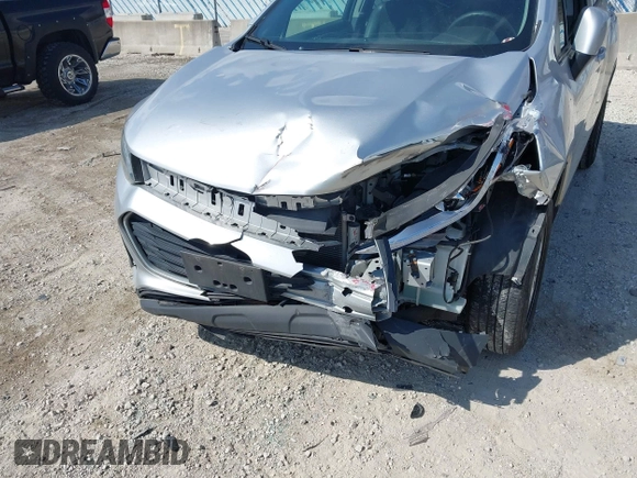2021 Chevrolet Trax LT z VIN KL7CJPSB2MB326150, wystawiony jako IAAI lot #42019349 z przebiegiem 89 566 mil mil oraz . Historia ofert i sprzedaży dostępna na DreamBid. Obrazek 6.