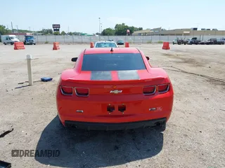 2013 Chevrolet Camaro LT z VIN 2G1FG1E36D9244965, wystawiony jako IAAI lot #40058994 z przebiegiem 75 344 mil mil oraz . Historia ofert i sprzedaży dostępna na DreamBid. Obrazek 16.