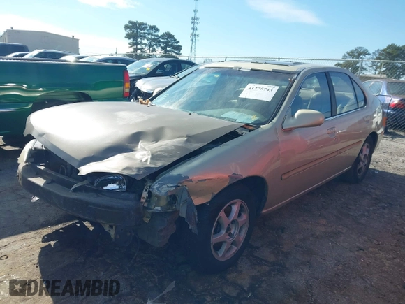 1998 Nissan Altima XE with VIN 1N4DL01D9WC223547, listed as a IAAI auction lot 41275743 with 178,699 mi miles. Bid and sale history available at carsss.com. Image 2.