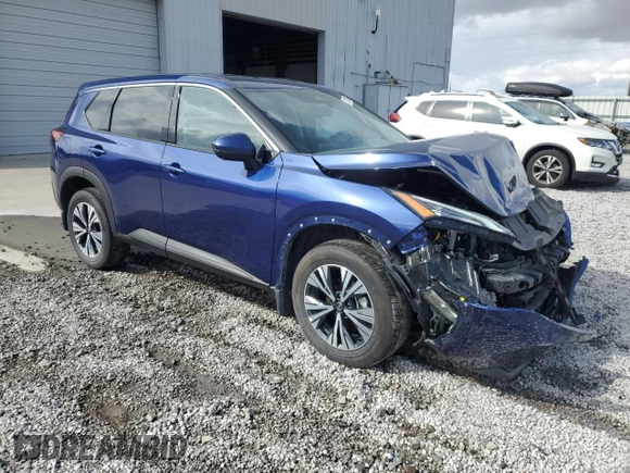2021 Nissan Rogue SV z VIN 5N1AT3BB3MC829740, wystawiony jako Copart lot #51128825 z przebiegiem 28 277 mil mil oraz Szkoda całkowita • Salvage title. Historia ofert i sprzedaży dostępna na DreamBid. Obrazek 4.