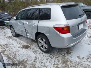 2009 Toyota Highlander Sport with VIN JTEDS43A092070425, listed as a IAAI auction lot 41006003 with 224,254 mi miles. Bid and sale history available at carsss.com. Image 3.
