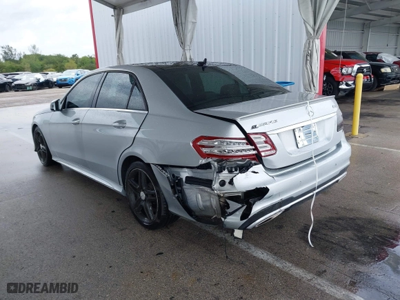 2014 Mercedes-Benz E-Class E 350 Luxury with VIN WDDHF8JB1EA816030, listed as a IAAI auction lot 41984219 with 117,790 mi miles. Bid and sale history available at carsss.com. Image 6.