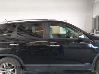 2014 Kia Sorento LX with VIN 5XYKTCA64EG541574, listed as a IAAI auction lot 42067910 with 144,234 mi miles and . Bid and sale history available at carsss.com. Image 13.