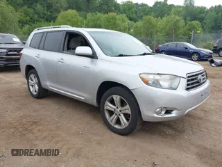 2008 Toyota Highlander Sport z VIN JTEES43AX82033014, wystawiony jako IAAI lot #42517366 z przebiegiem 245 368 mil mil oraz . Historia ofert i sprzedaży dostępna na DreamBid. Obrazek 1.