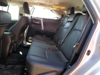2023 Toyota 4Runner Limited z VIN JTEKU5JR6P6171989, wystawiony jako Copart lot #57337795 z przebiegiem 14 908 mil mil oraz Szkoda całkowita • Salvage title. Historia ofert i sprzedaży dostępna na DreamBid. Obrazek 11.