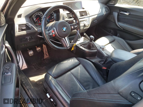 2018 BMW M2 z VIN WBS1J5C54JVD35851, wystawiony jako Copart lot #72814664 z przebiegiem 37 816 mil mil oraz Szkoda całkowita • Salvage title. Historia ofert i sprzedaży dostępna na DreamBid. Obrazek 8.