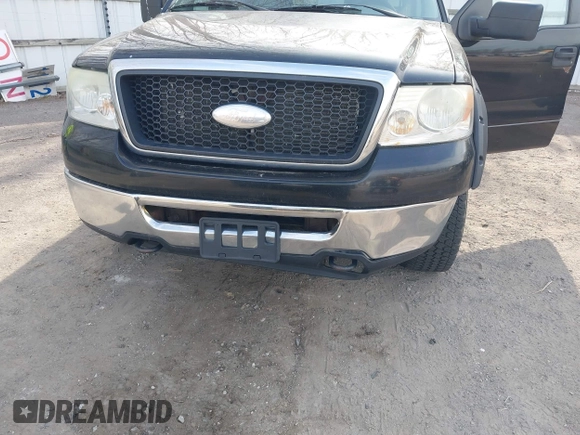 2007 Ford F-150 XLT with VIN 1FTPW14527FA16555, listed as a IAAI auction lot 42122767 with 181,242 mi miles. Bid and sale history available at carsss.com. Image 6.