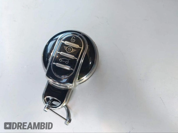 2016 MINI Clubman z VIN WMWLN5C51G2E30234, wystawiony jako IAAI lot #41408299 z przebiegiem 81 895 mil mil oraz . Historia ofert i sprzedaży dostępna na DreamBid. Obrazek 11.