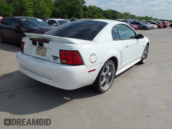 2000 Ford Mustang with VIN 1FAFP4041YF279330, listed as a IAAI auction lot 42047416 with 155,740 mi miles. Bid and sale history available at carsss.com. Image 4.