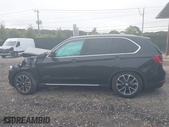 2017 BMW X5 xDrive35i z VIN 5UXKR0C58H0U55596, wystawiony jako IAAI lot #40291461 z przebiegiem 97 720 mil mil oraz . Historia ofert i sprzedaży dostępna na DreamBid. Obrazek 14.