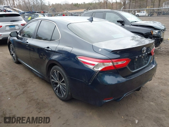 2020 Toyota Camry SE with VIN 4T1G11AK6LU983759, listed as a IAAI auction lot 41727151 with 73,331 mi miles. Bid and sale history available at carsss.com. Image 3.
