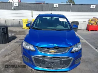 2019 Chevrolet Sonic LS z VIN 1G1JB5SBXK4135968, wystawiony jako IAAI lot #42333837 z przebiegiem 62 427 mil mil oraz . Historia ofert i sprzedaży dostępna na DreamBid. Obrazek 12.