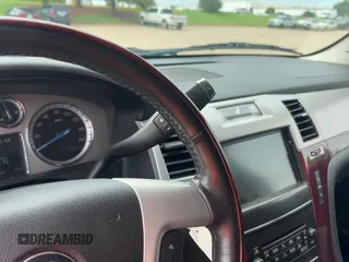 2011 Cadillac Escalade Luxury с VIN 1GYS4BEF2BR132563, выставлен на аукционе Copart как лот 71100605 с пробегом 254 024 миль миль и Чистый • Clean title. История ставок и продаж доступна на DreamBid. Изображение 11.