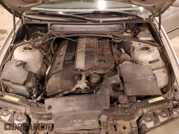 2001 BMW 3 Series 330i with VIN WBAAV53441JR80116, listed as a Copart auction lot 43047255 with 167,625 mi miles and Salvage Title. Bid and sale history available at carsss.com. Image 11.