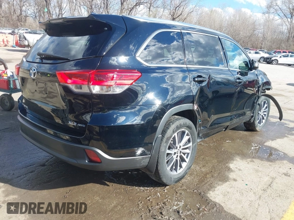 2018 Toyota Highlander SE with VIN 5TDJZRFH0JS533976, listed as a IAAI auction lot 41820619 with 131,015 mi miles and . Bid and sale history available at DreamBid. Image 4.