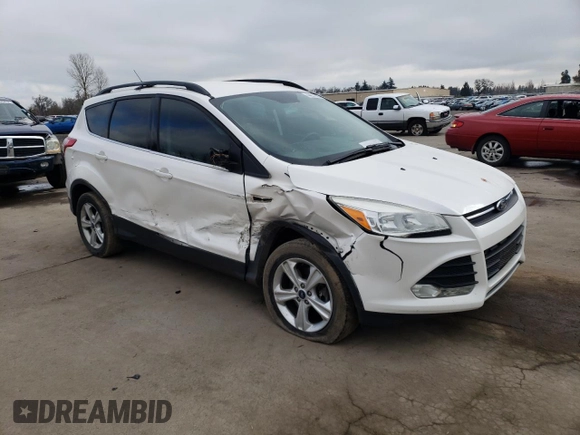 2014 Ford Escape SE with VIN 1FMCU9GX2EUB46825, listed as a Copart auction lot 44631105 with 133,827 mi miles and Salvage Title. Bid and sale history available at carsss.com. Image 4.