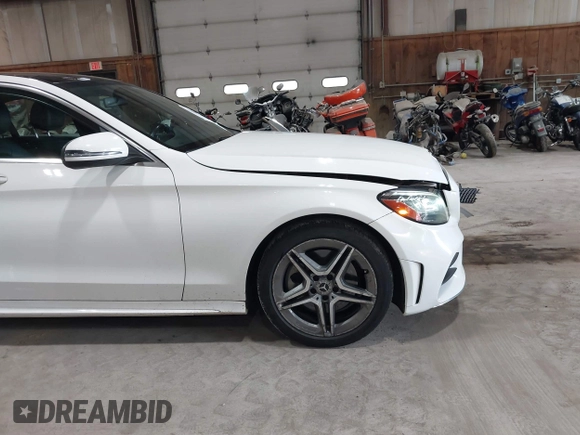 2021 Mercedes-Benz C 300 z VIN W1KWF8EB4MR633044, wystawiony jako IAAI lot #42360676 z przebiegiem 109 484 mil mil oraz . Historia ofert i sprzedaży dostępna na DreamBid. Obrazek 18.
