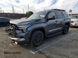 2025 Toyota Sequoia SR5 with VIN 7SVAAABA5SX053838, listed as a Copart auction lot 43636405 with 1,553 mi miles and Salvage Title. Bid and sale history available at carsss.com. Image 1.