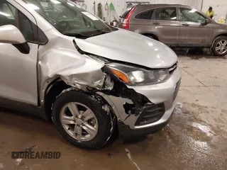 2019 Chevrolet Trax LS with VIN 3GNCJKSB7KL273602, listed as a IAAI auction lot 41391193 with 50,280 mi miles. Bid and sale history available at carsss.com. Image 6.