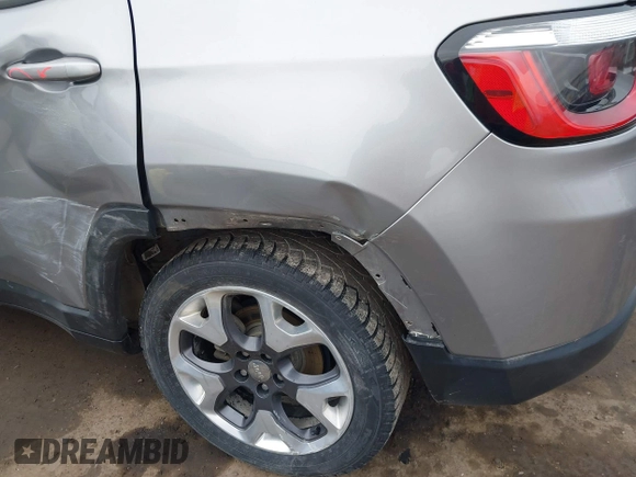 2019 Jeep Compass Limited with VIN 3C4NJCCB8KT782121, listed as a IAAI auction lot 41698308 with 158,352 mi miles. Bid and sale history available at carsss.com. Image 17.