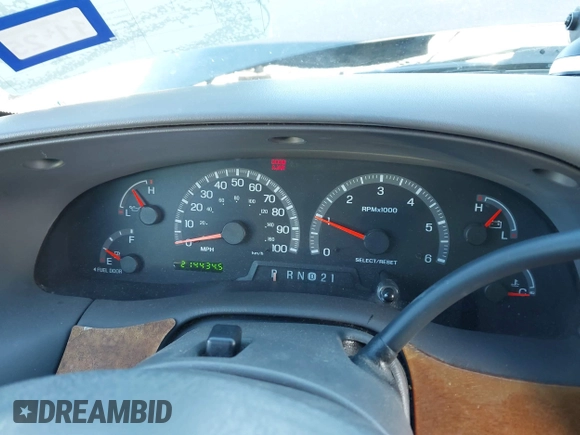 1999 Ford Expedition XLT z VIN 1FMRU1760XLB99695, wystawiony jako IAAI lot #41396676 z przebiegiem 214 434 mil mil oraz . Historia ofert i sprzedaży dostępna na DreamBid. Obrazek 7.