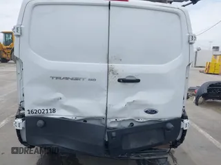 2020 Ford Transit Cargo z VIN 1FTYE1Y86LKA19374, wystawiony jako IAAI lot #42362018 z przebiegiem 93 512 mil mil oraz . Historia ofert i sprzedaży dostępna na DreamBid. Obrazek 6.